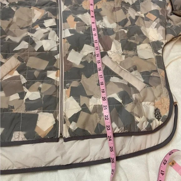 New! FP Movement Free People Care FP Fab Scrap Pippa Packable Puffer 2404 - Picture 11 of 14